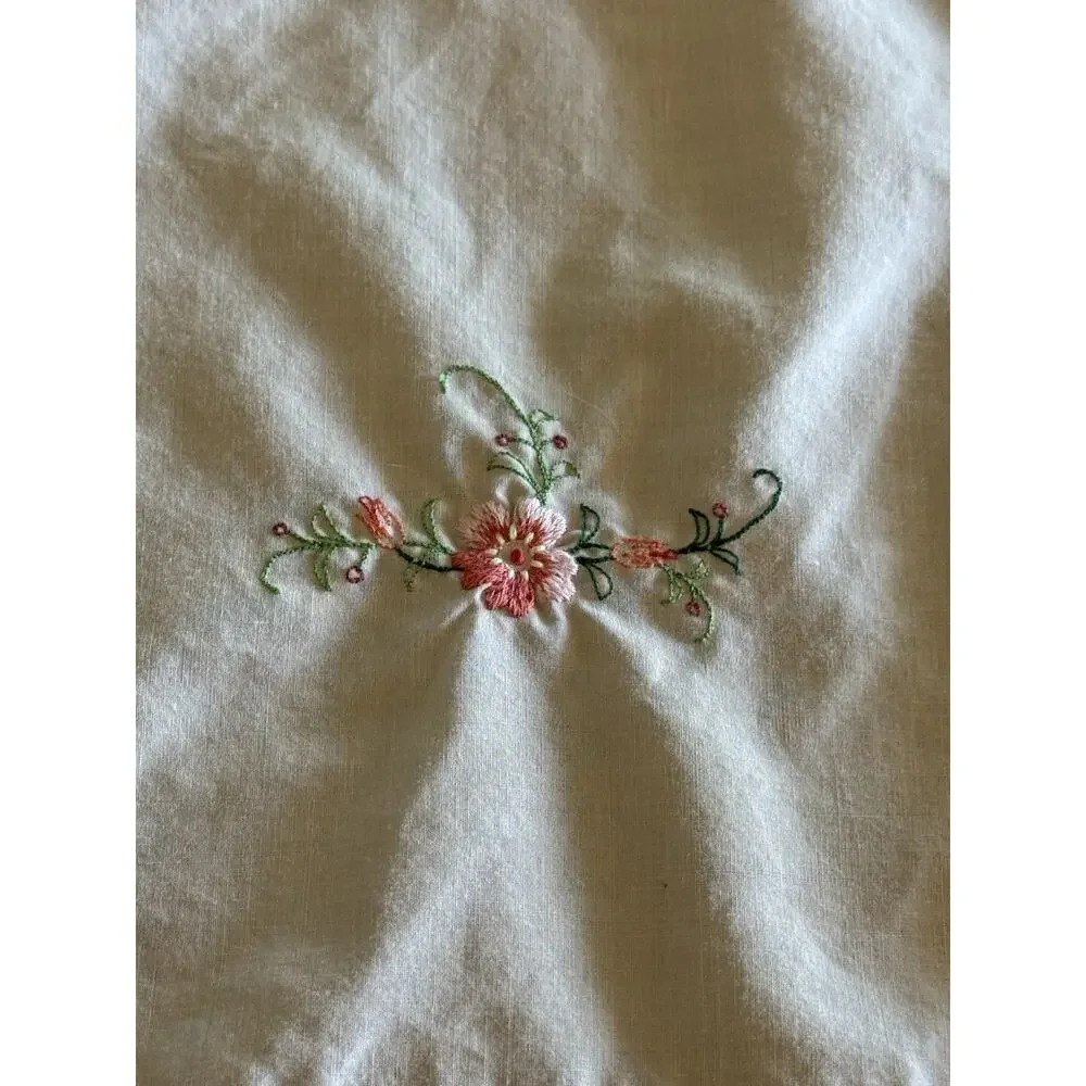 Vintage Handmade Tablecloth Embroidered Applique Flowers Butterflies 64